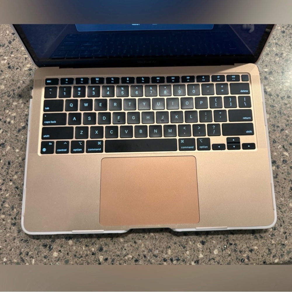 2020 Apple MacBook Air - M1 Rose Gold 13.3 “ - Picture 14 of 14